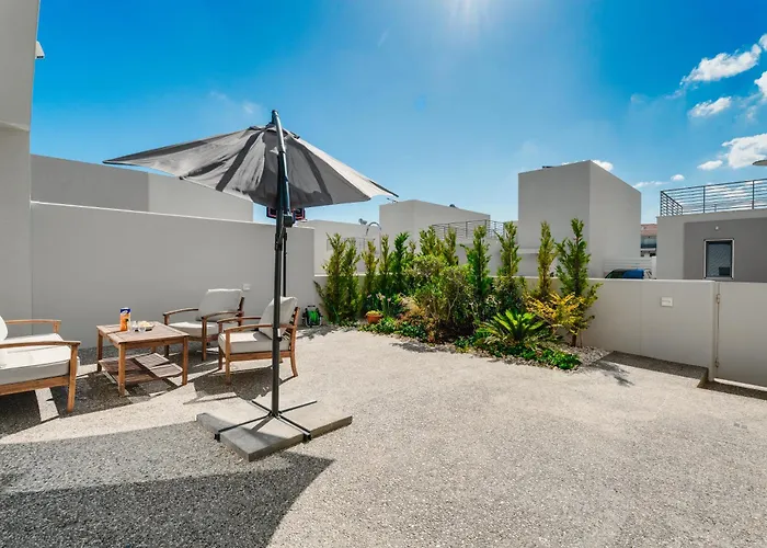 New 2br Townhouse In Luxury Pool & * プロタラス