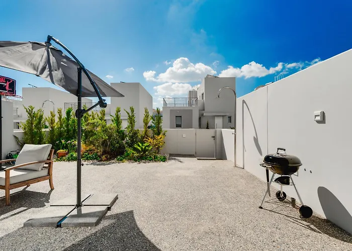 New 2br Townhouse In Luxury Pool & * プロタラス