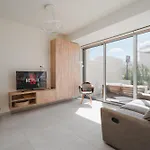 New 2br Maisonette In Luxury Pool Апартаменты *
