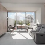 New 2br Maisonette In Luxury Pool