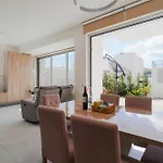 New 2br Maisonette In Luxury Pool