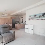 Апартаменты New 2br Maisonette In Luxury Pool