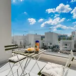 Апартаменты New 2br Maisonette In Luxury Pool *