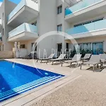 New 2br Maisonette In Luxury Pool Апартаменты