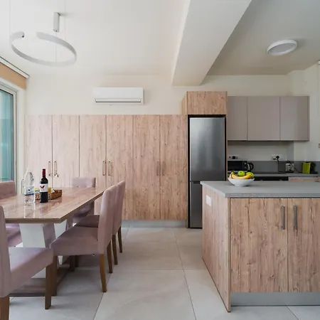 아파트 New 2br Maisonette In Luxury Pool 프로타라스