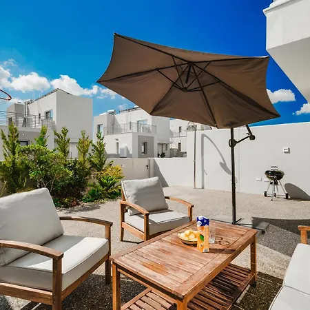 New 2br Townhouse In Luxury Pool & Apartment Protaras