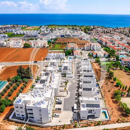 아파트 New 2br Maisonette In Luxury Pool 프로타라스