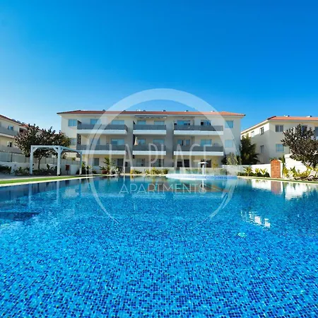 New 2br Maisonette In Luxury Pool