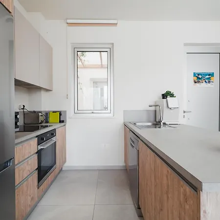 New 2br Townhouse In Luxury Pool & Apartment *